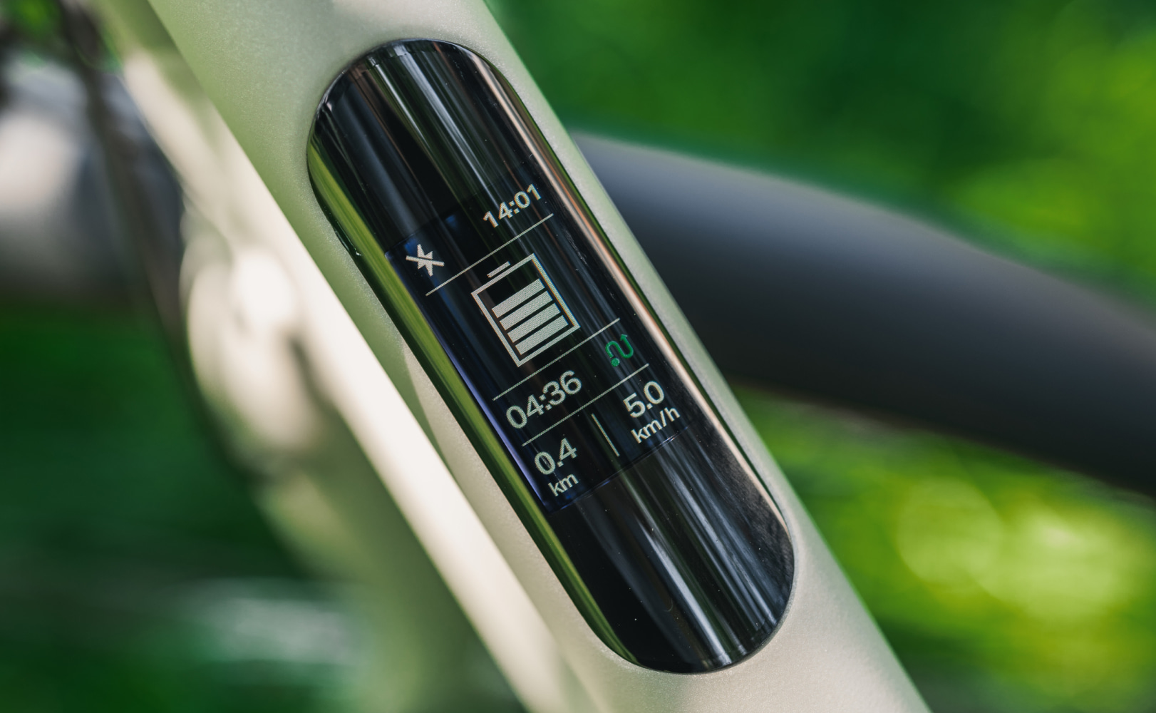Ampler Bike Controller, you can charge your bike with USB-C
